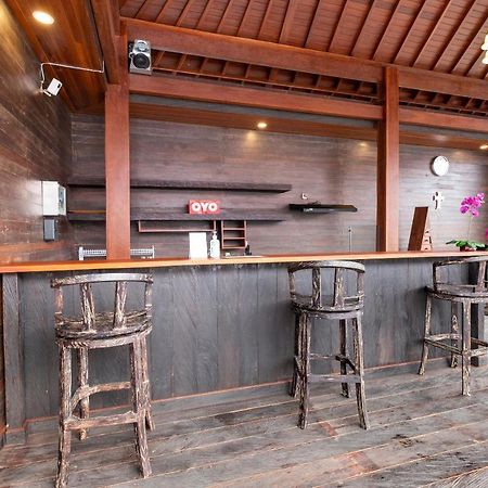 Oyo 3716 Dijobi Hotel Sempidi ภายนอก รูปภาพ